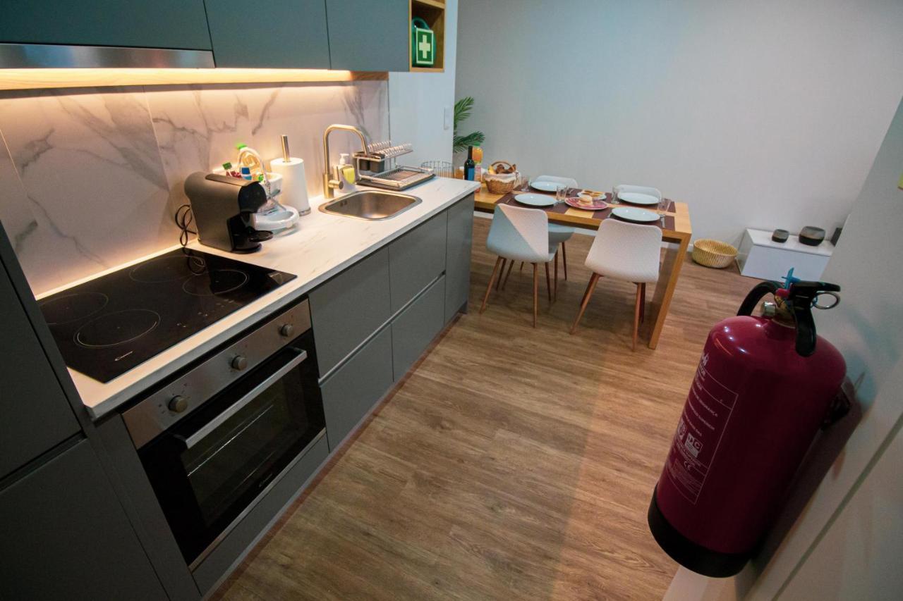 Apartamentos Da Travessa プライア・ダ・ヴィクトーリア エクステリア 写真
